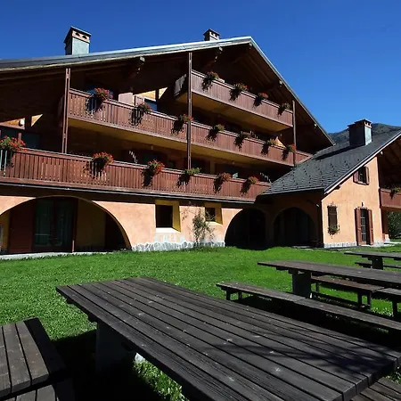 Al Maniero Ponte Di Legno