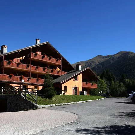Al Maniero Aparthotel Ponte Di Legno